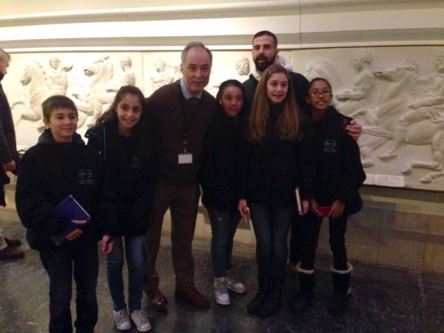 HCCS students meet with Dr. Jenkins of the British Museum in London, England.